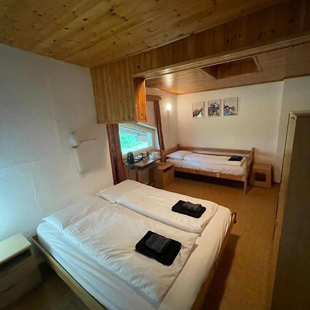 فندق Picchio Rosso - Stanza Privata Con Bagno In Val Di Fassa Pera المظهر الخارجي الصورة