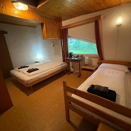 فندق Picchio Rosso - Stanza Privata Con Bagno In Val Di Fassa Pera المظهر الخارجي الصورة