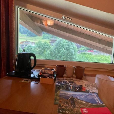 فندق Picchio Rosso - Stanza Privata Con Bagno In Val Di Fassa Pera المظهر الخارجي الصورة