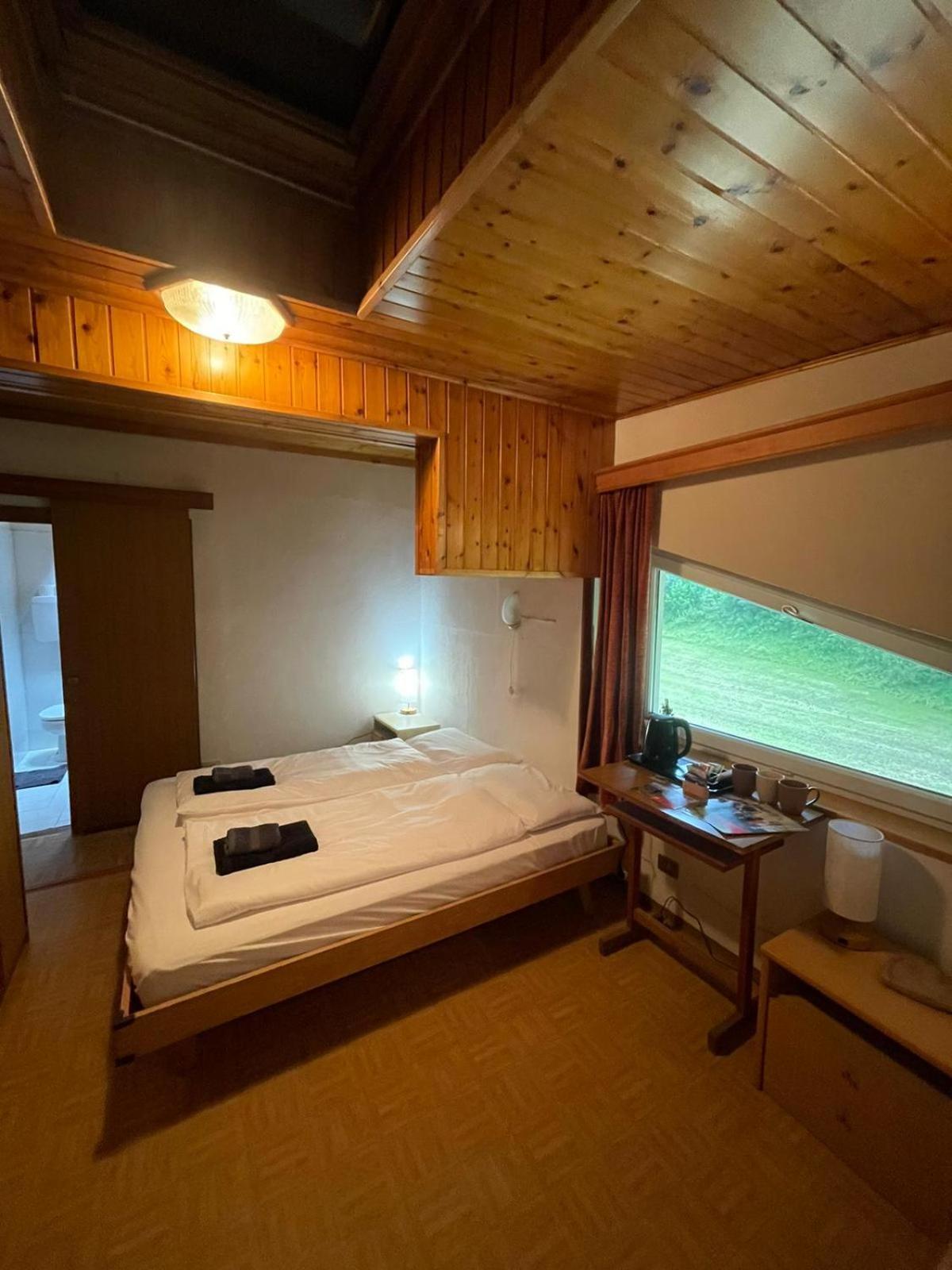 فندق Picchio Rosso - Stanza Privata Con Bagno In Val Di Fassa Pera المظهر الخارجي الصورة